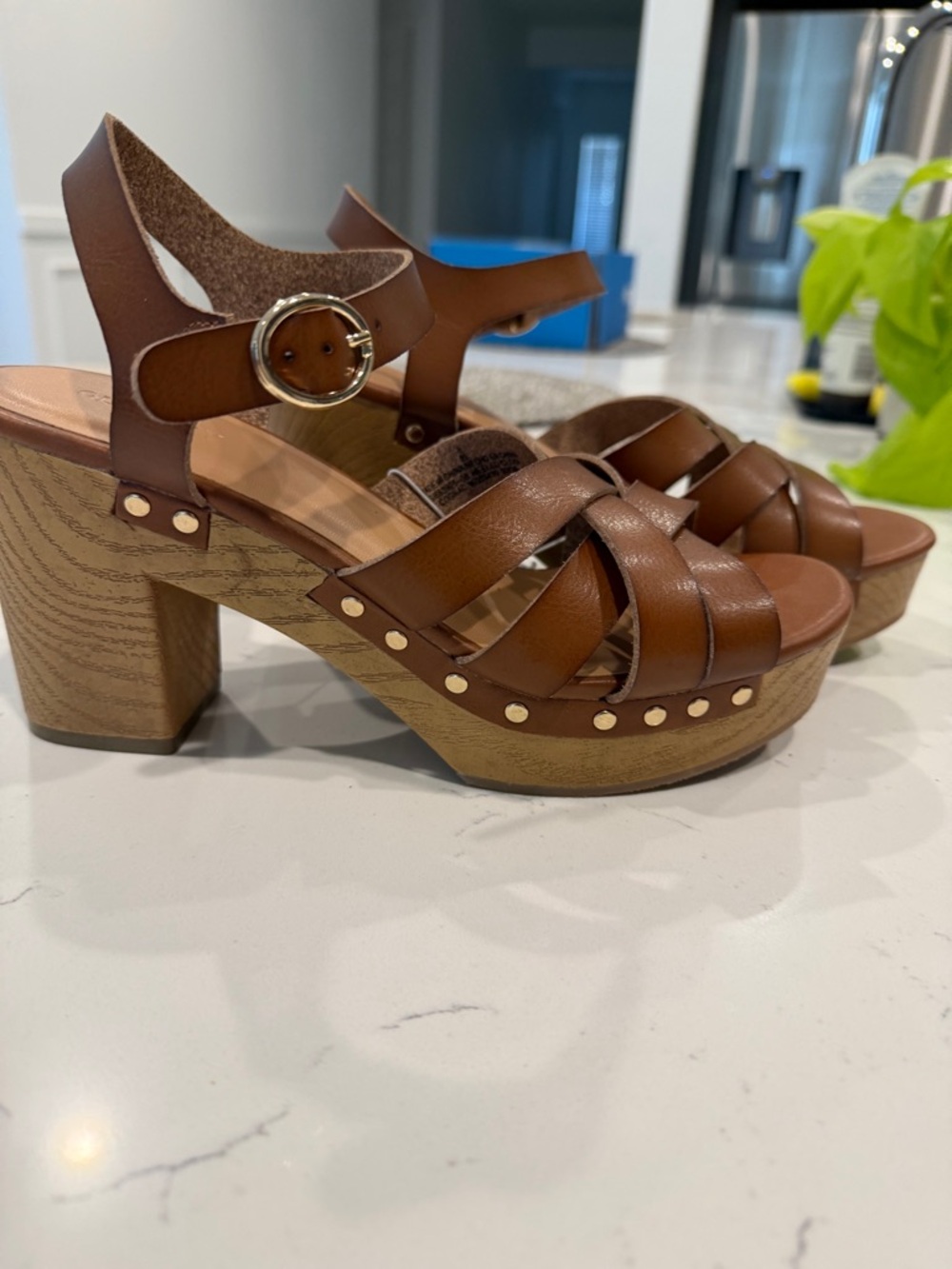 Old Navy Brown Leather Platform Clog Sandals with Stud Accents - Picture 3 of 6